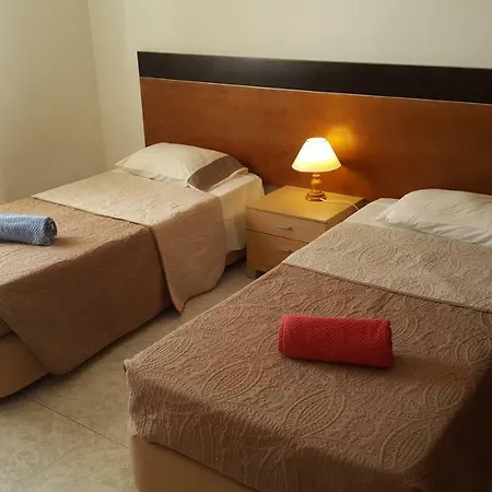 Carvoeiro Beach And Pool Apartment